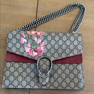 Gucci GG Supreme Shoulder Bag with Floral Accent - Gray and Pink